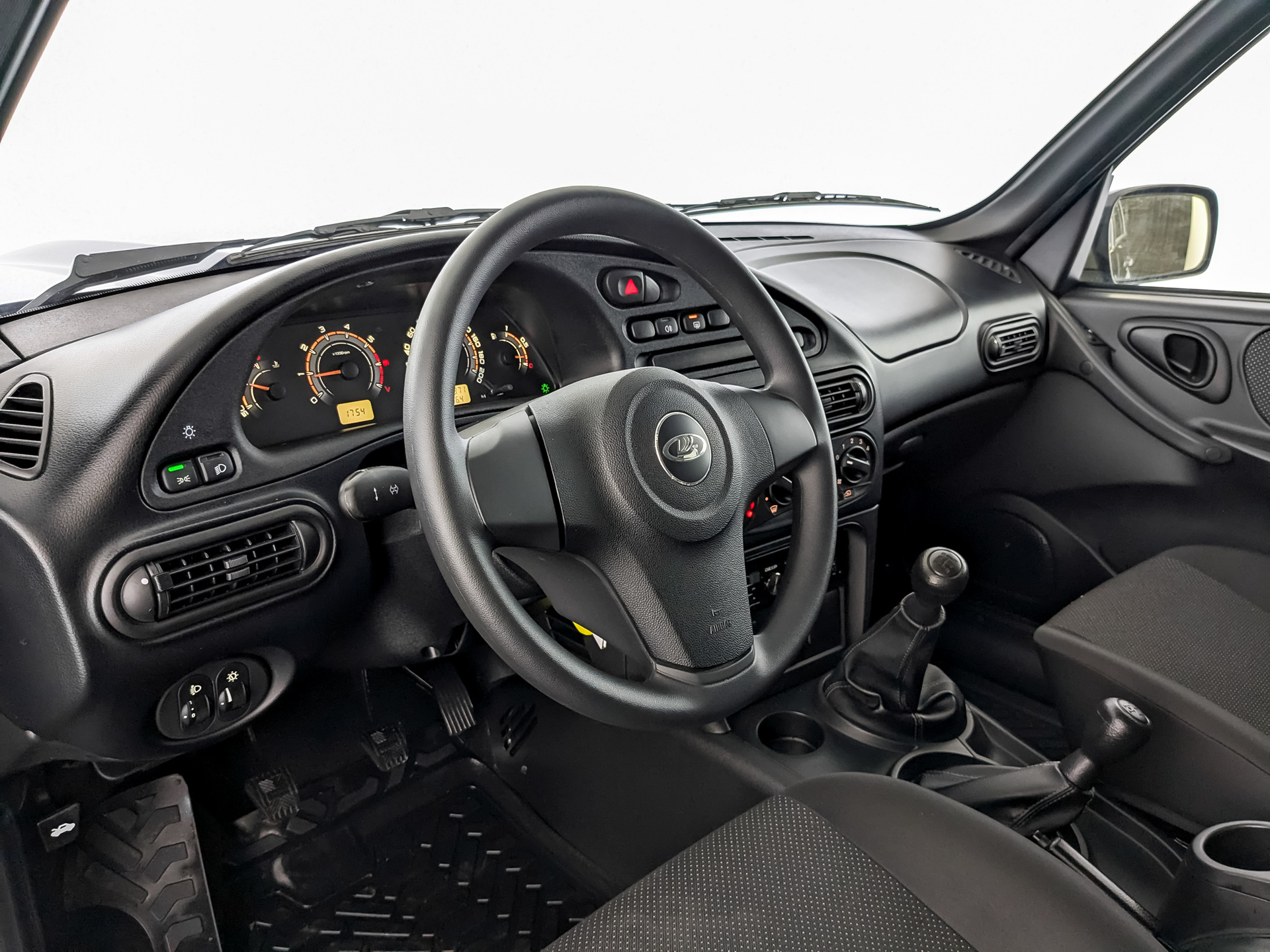 Lada Niva Travel